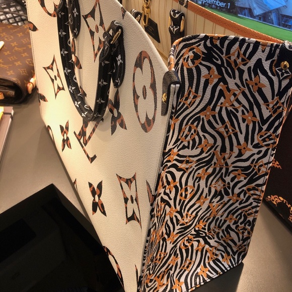 New Louis Vuitton ONTHEGO Tote - Picture 7 of 8